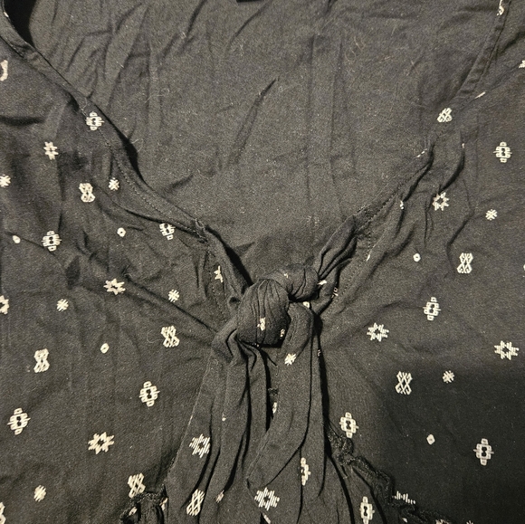 NWOT Torrid flutter sleeve top - Picture 2 of 7
